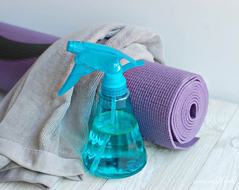 easy DIY yoga mat spray sport 1 | Shuayip.com